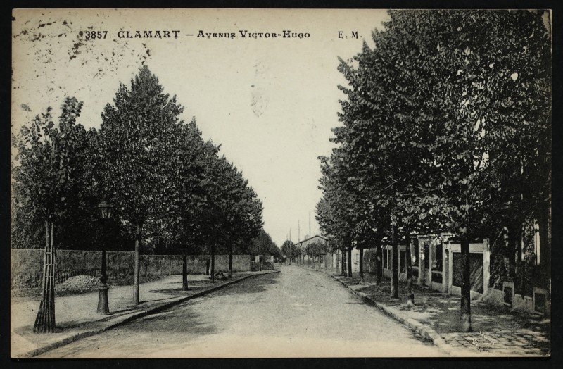 Carte postale ancienne Avenue Victor-Hugo à Clamart