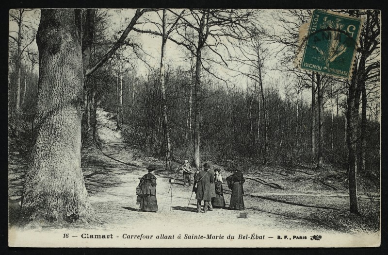 Carte postale ancienne Carrefour allant à sainte-Marie du Bel-Ebat à Clamart