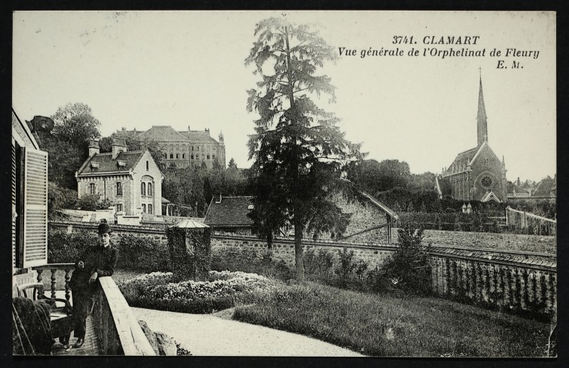 Carte postale ancienne Vue générale de l'Orphelinat de Fleury à Clamart