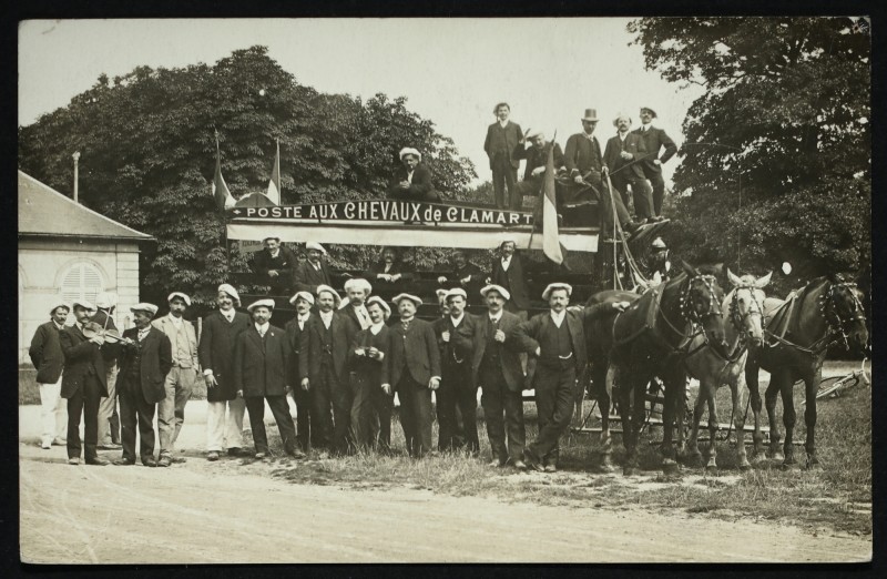 Carte postale ancienne Poste aux chevaux de Clamart à Clamart