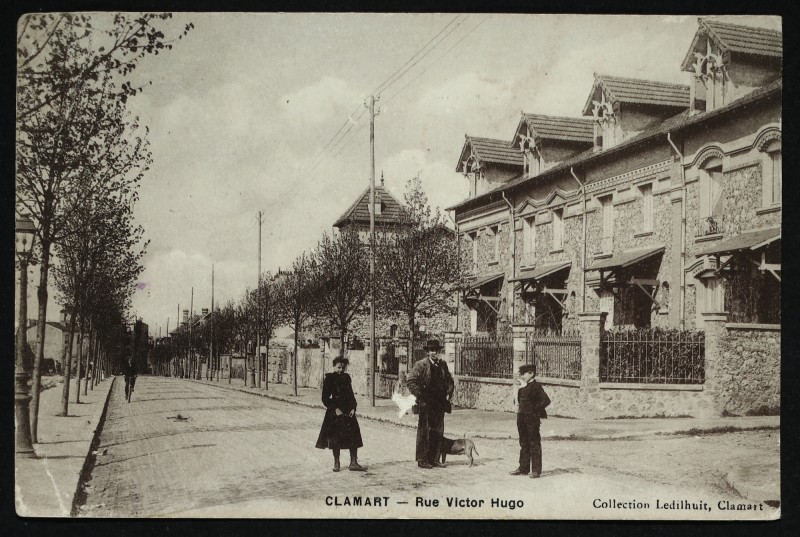 Carte postale ancienne Rue Victor Hugo à Clamart