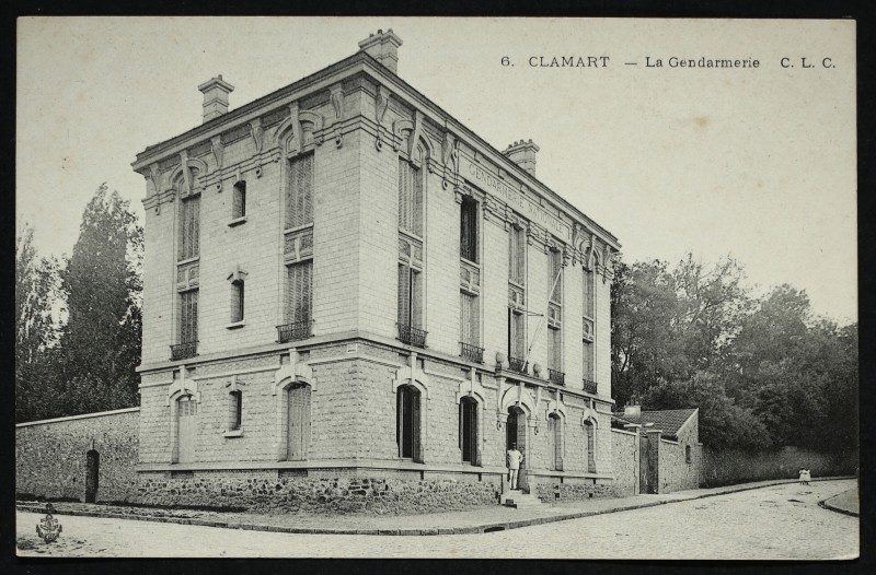 Carte postale ancienne La Gendarmerie à Clamart