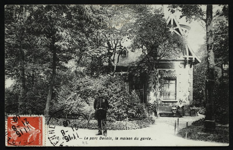 Carte postale ancienne Le parc Denain, la maison du garde à Clichy
