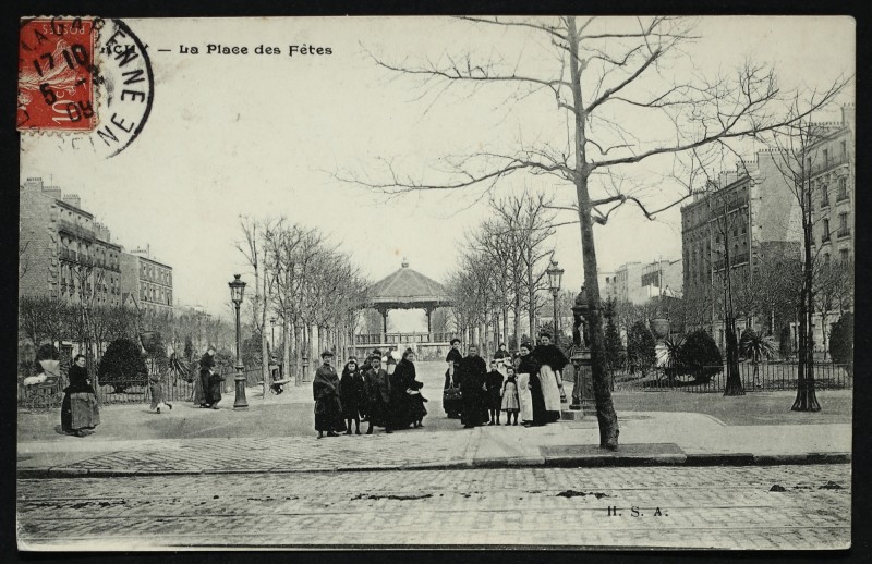 Carte postale ancienne La Place des Fêtes à Clichy
