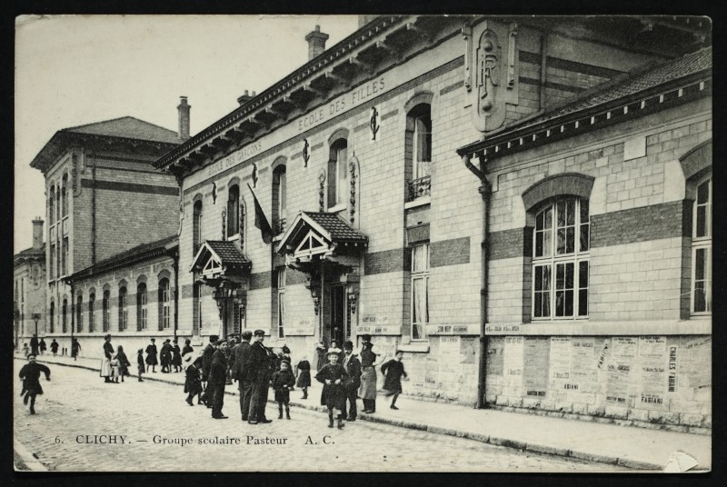 Carte postale ancienne Groupe scolaire Pasteur à Clichy