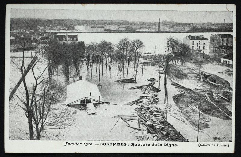 Carte postale ancienne Rupture de la Digue à Colombes