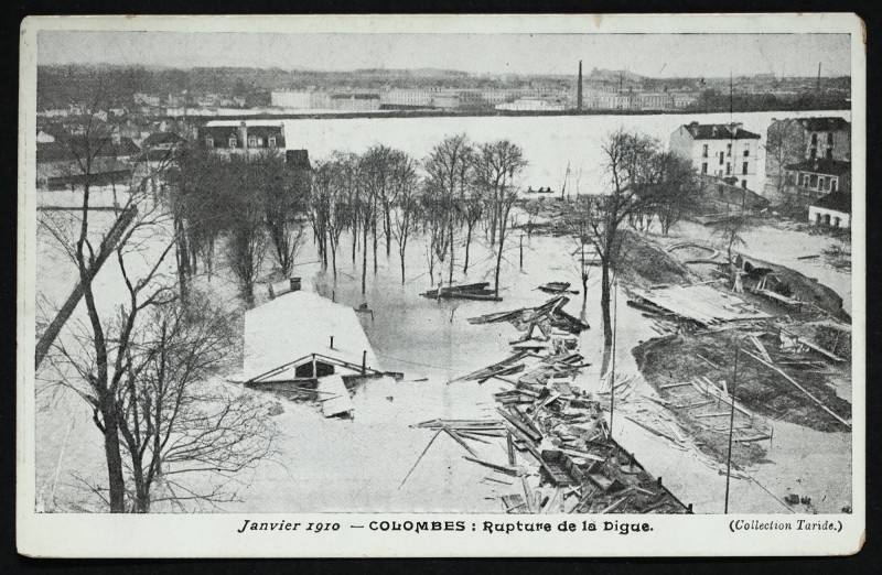 Carte postale ancienne Rupture de la Digue à Colombes