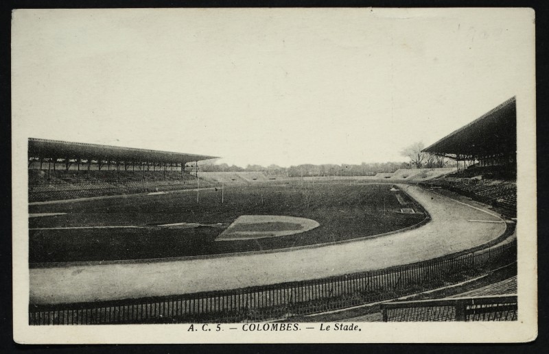 Carte postale ancienne Le Stade à Colombes