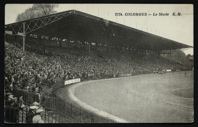 Carte postale ancienne Le Stade à Colombes