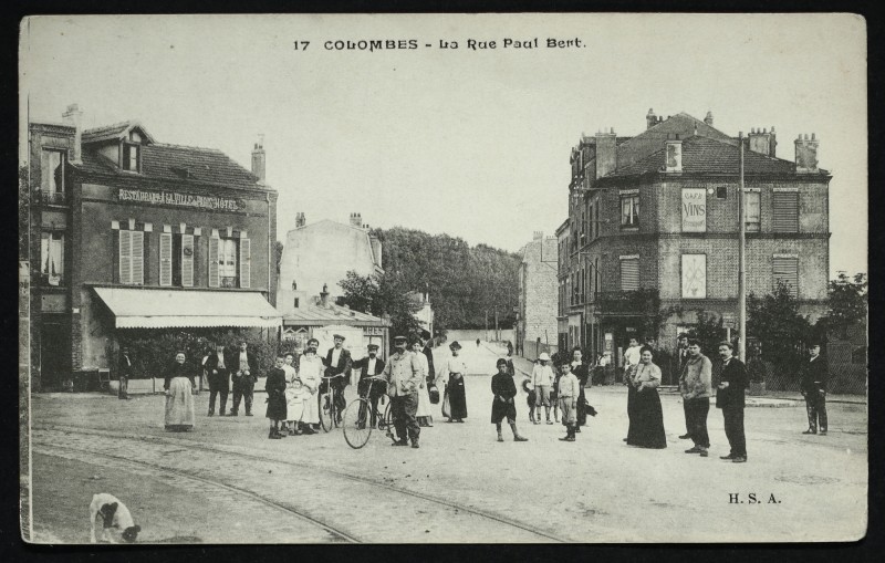Carte postale ancienne La Rue Paul Bert à Colombes