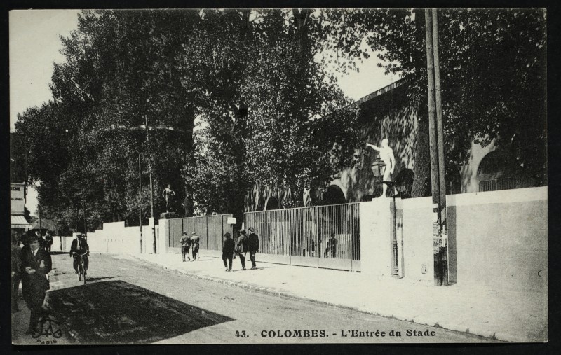 Carte postale ancienne L'Entrée du Stade à Colombes