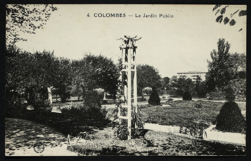 Carte postale ancienne Le Jardin public à Colombes