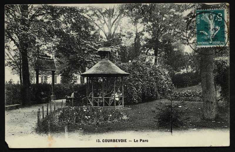 Carte postale ancienne Le Parc à Courbevoie