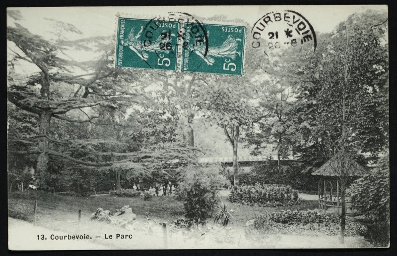 Carte postale ancienne Le Parc à Courbevoie