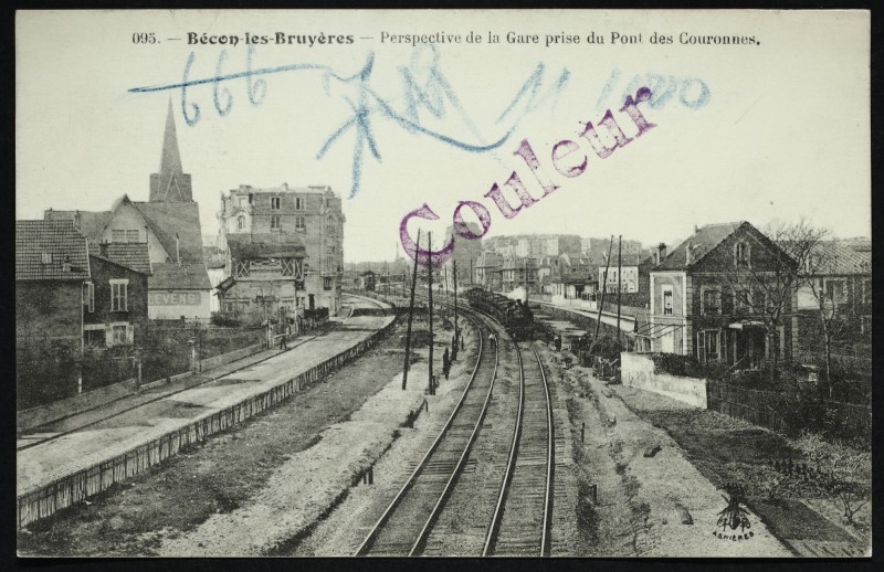 Carte postale ancienne Bécon-lès-Bruyères - Perpective de la Gare prise du Pont des Couronnes à Courbevoie