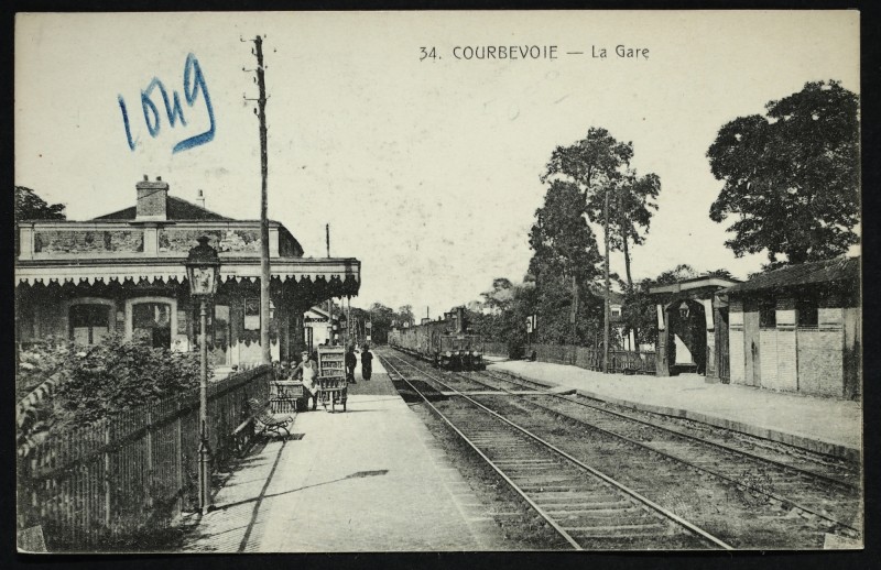 Carte postale ancienne Courbevoie - La Gare à Courbevoie