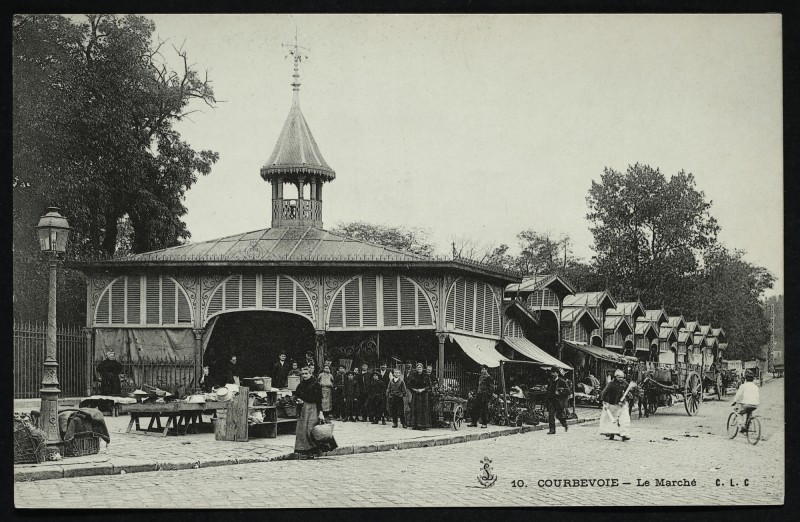 Carte postale ancienne Le Marché à Courbevoie