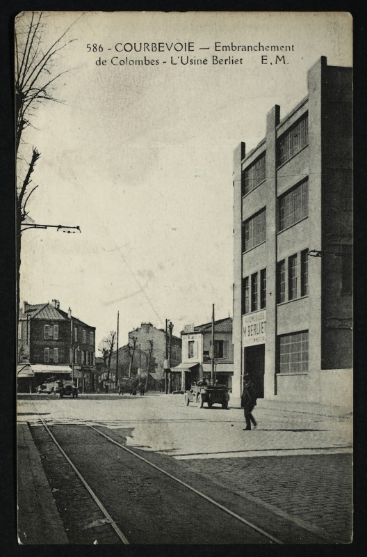 Carte postale ancienne Embranchement de Colombes - L'Usine Berliet à Courbevoie