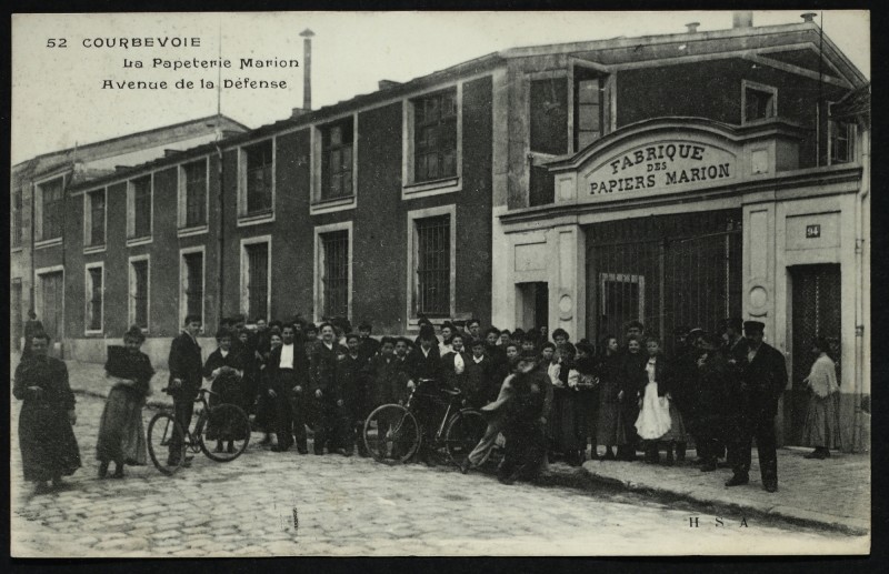 Carte postale ancienne La Papeterie Marion Avenue de la Défense à Courbevoie