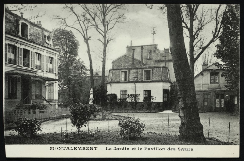 Carte postale ancienne Ecole Montalembert - Le jardin et le pavillon des soeurs. à Courbevoie