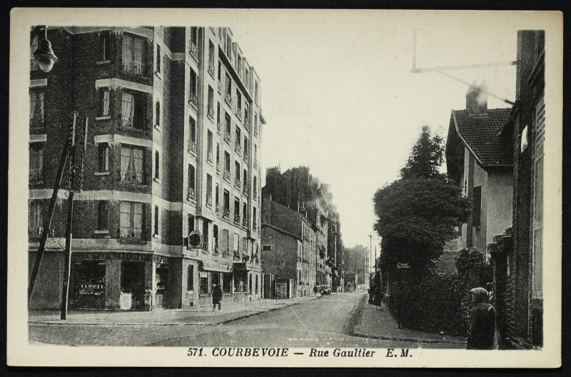 Carte postale ancienne Rue Gaultier à Courbevoie