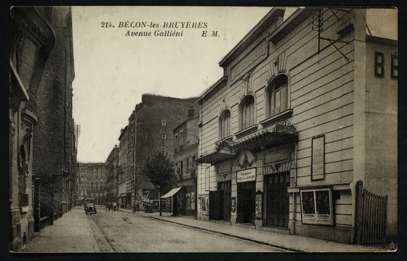 Carte postale ancienne Avenue Galliéni à Courbevoie