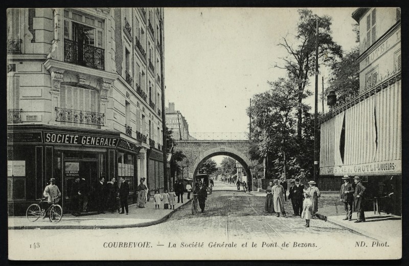Carte postale ancienne La Société Générale et le Pont de Bezons à Courbevoie