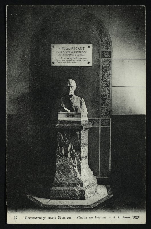 Carte postale ancienne Statue de Pécaut à Fontenay-aux-Roses