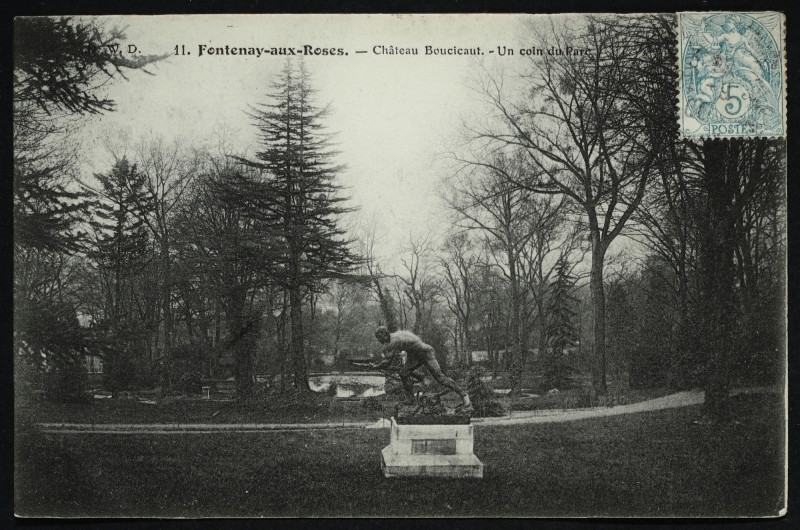 Carte postale ancienne Château Boucicaut - Un coin du parc à Fontenay-aux-Roses