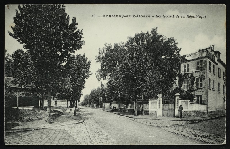Carte postale ancienne Boulevard de la République à Fontenay-aux-Roses