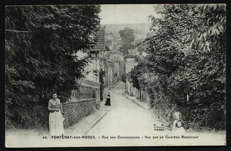 Carte postale ancienne Rue des Chataigniers - Vue sur le château Boucicaut à Fontenay-aux-Roses