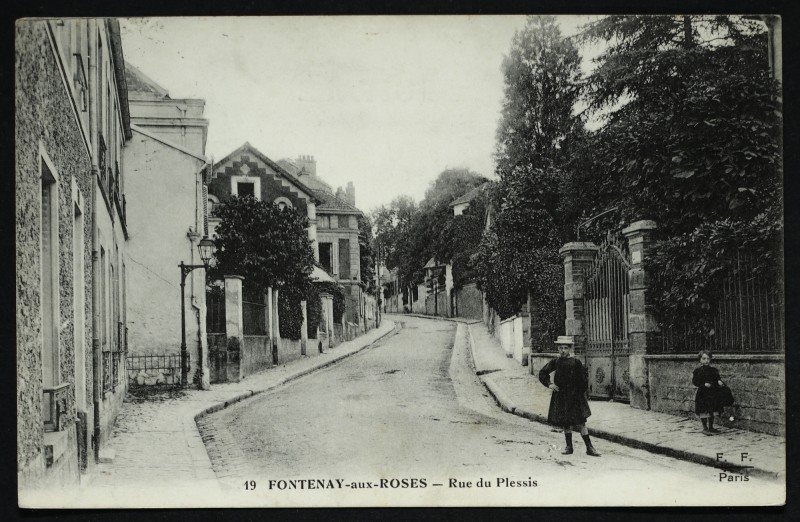 Carte postale ancienne Rue du Plessis à Fontenay-aux-Roses