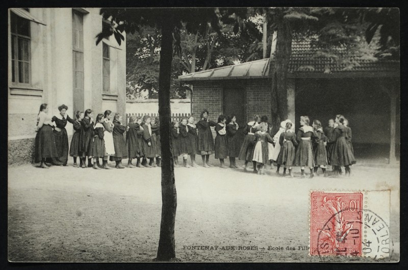Carte postale ancienne Ecole des filles à Fontenay-aux-Roses