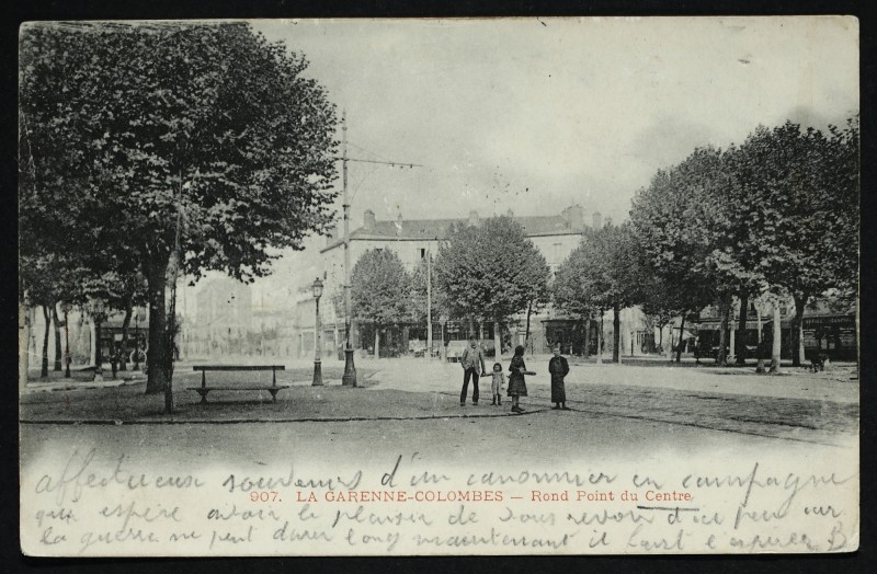 Carte postale ancienne Rond-Point du Centre à La Garenne-Colombes