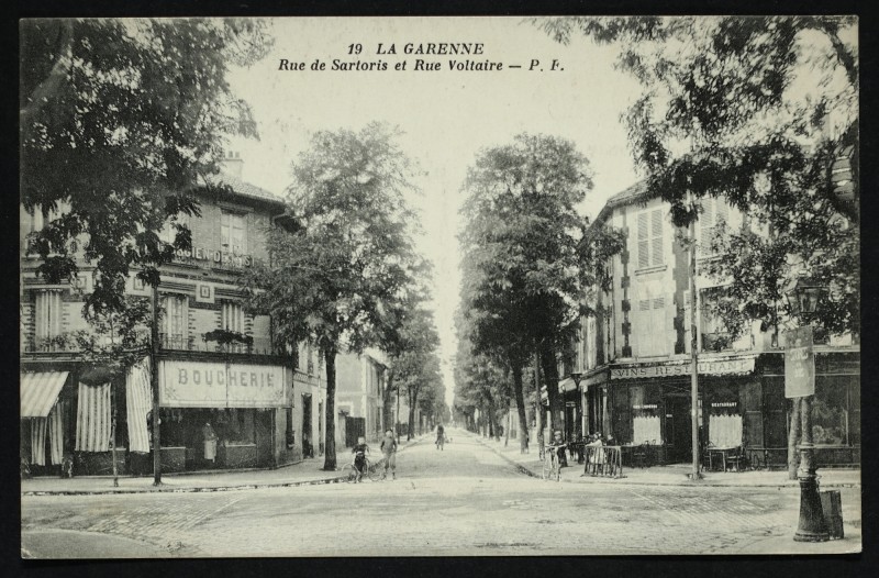 Carte postale ancienne Rue de Sartoris et Rue Voltaire à La Garenne-Colombes