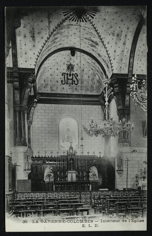 Carte postale ancienne Intérieur de L'Eglise à La Garenne-Colombes