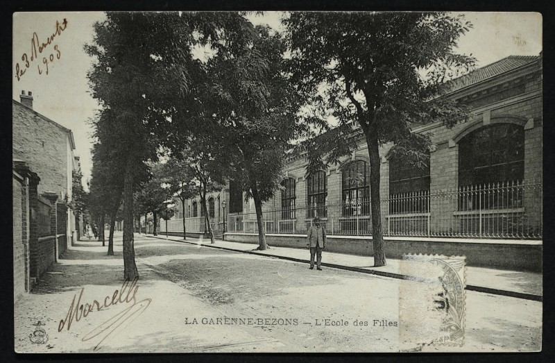 Carte postale ancienne L'Ecole des Filles à La Garenne-Colombes