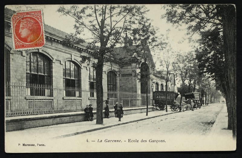 Carte postale ancienne Ecole de Garçons à La Garenne-Colombes