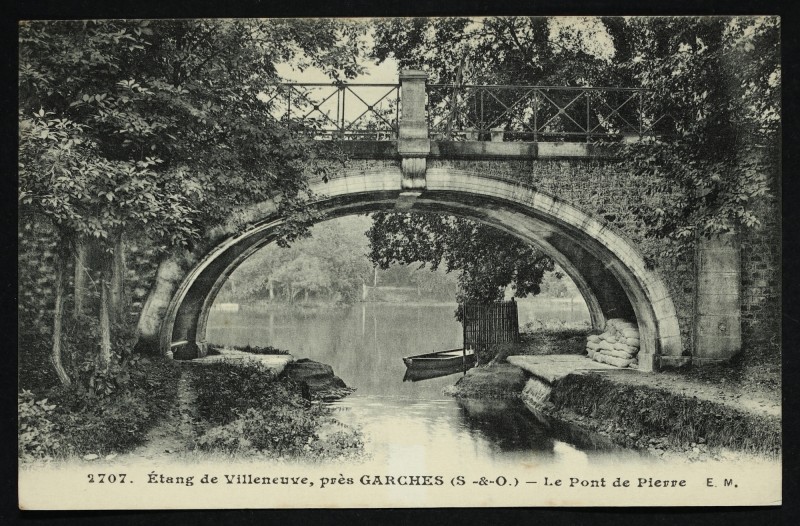 Carte postale ancienne Etang de Villeneuve près Garches (S.-et-O.)- Le pont de Pierre à Marnes-la-Coquette