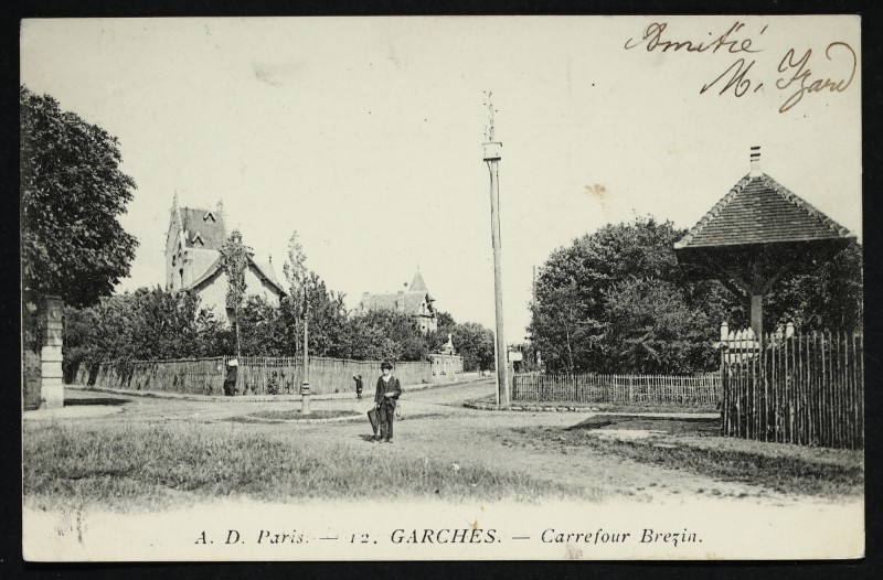 Carte postale ancienne Carrefour Brézin à Garches
