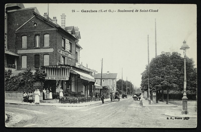 Carte postale ancienne Boulevard de Saint-Cloud à Garches