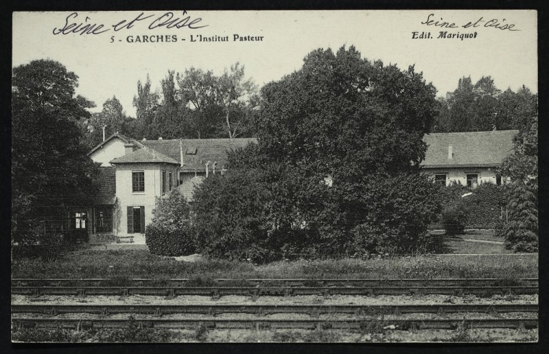 Carte postale ancienne L'Institut Pasteur à Garches