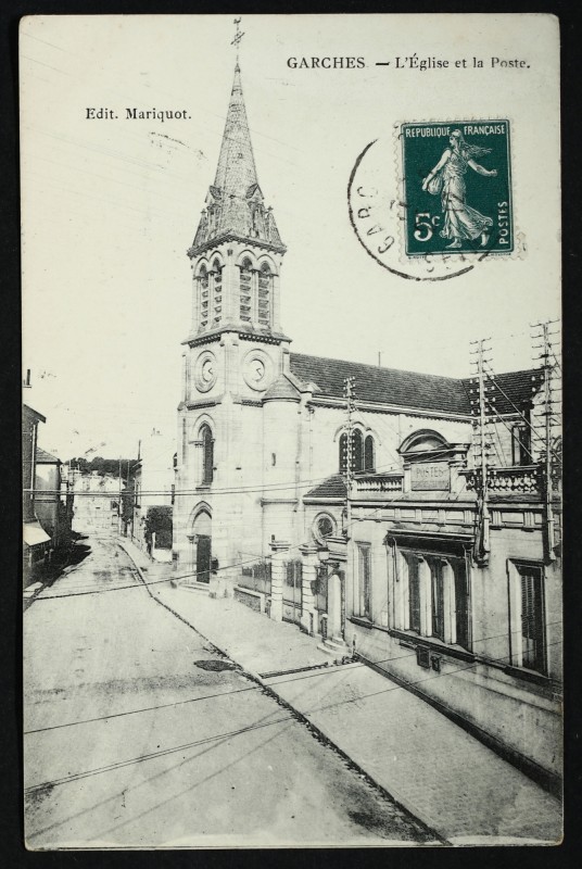 Carte postale ancienne L'Eglise et la Poste à Garches