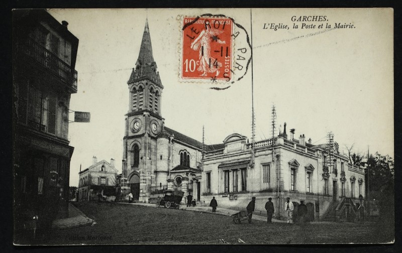 Carte postale ancienne L'Eglise, la Poste et la Mairie à Garches