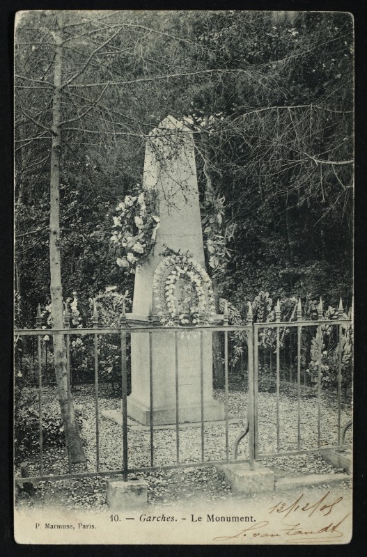Carte postale ancienne Le Monument à Garches