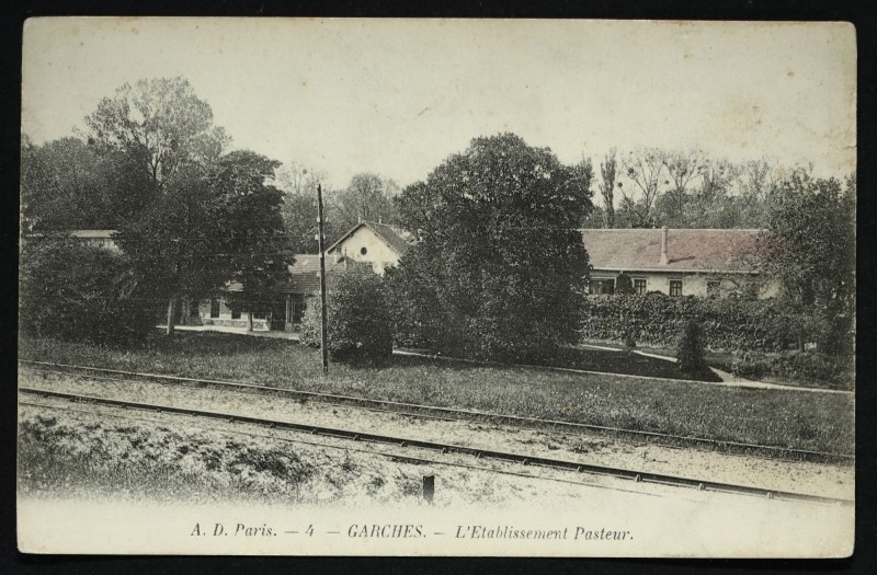 Carte postale ancienne Etablissements Pasteur à Garches