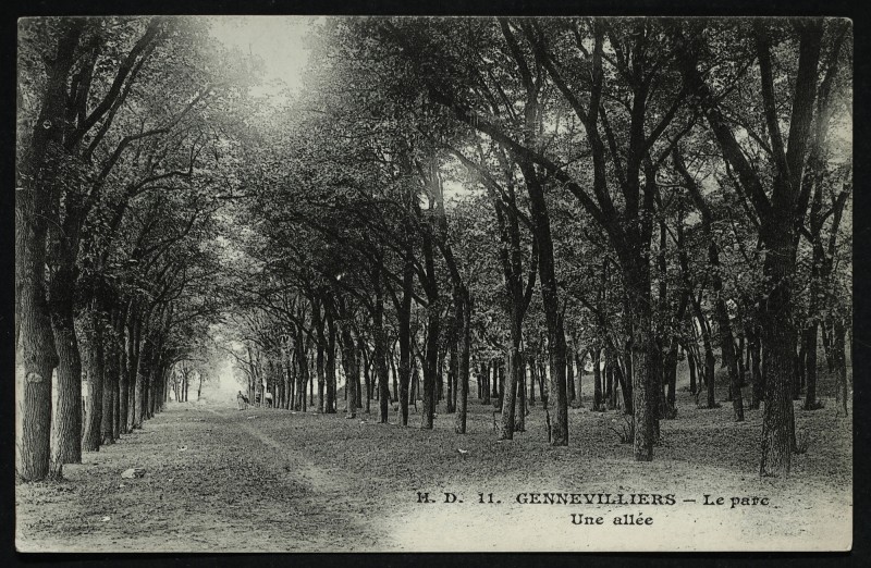 Carte postale ancienne Le parc - Une allée à Gennevilliers