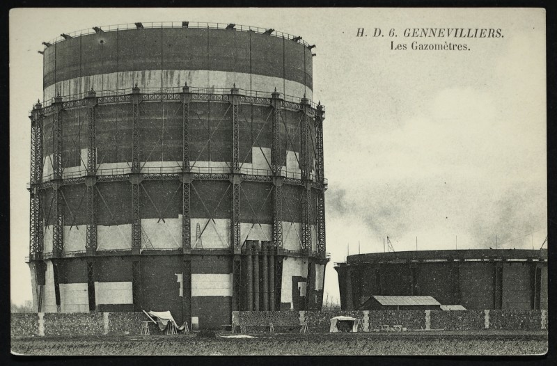 Carte postale ancienne Les Gazomètres à Gennevilliers
