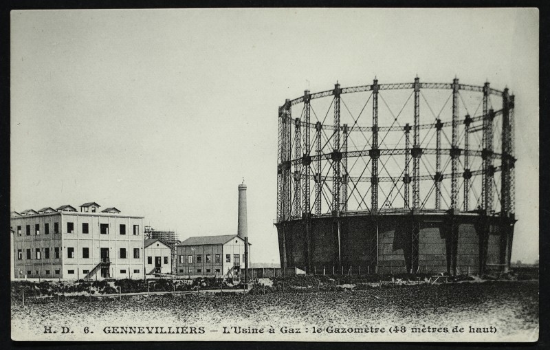 Carte postale ancienne L'Usine à Gaz : le Gazomètre (48 mètre de haut) à Gennevilliers