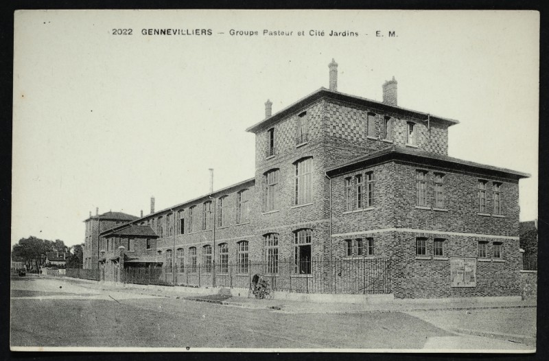 Carte postale ancienne Groupe Pasteur et Cité Jardin à Gennevilliers